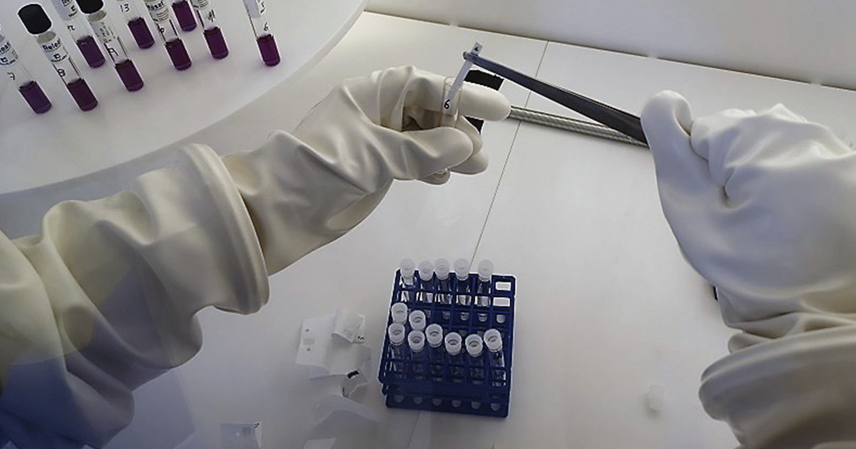 Image of a VH2O2 cycle development test.