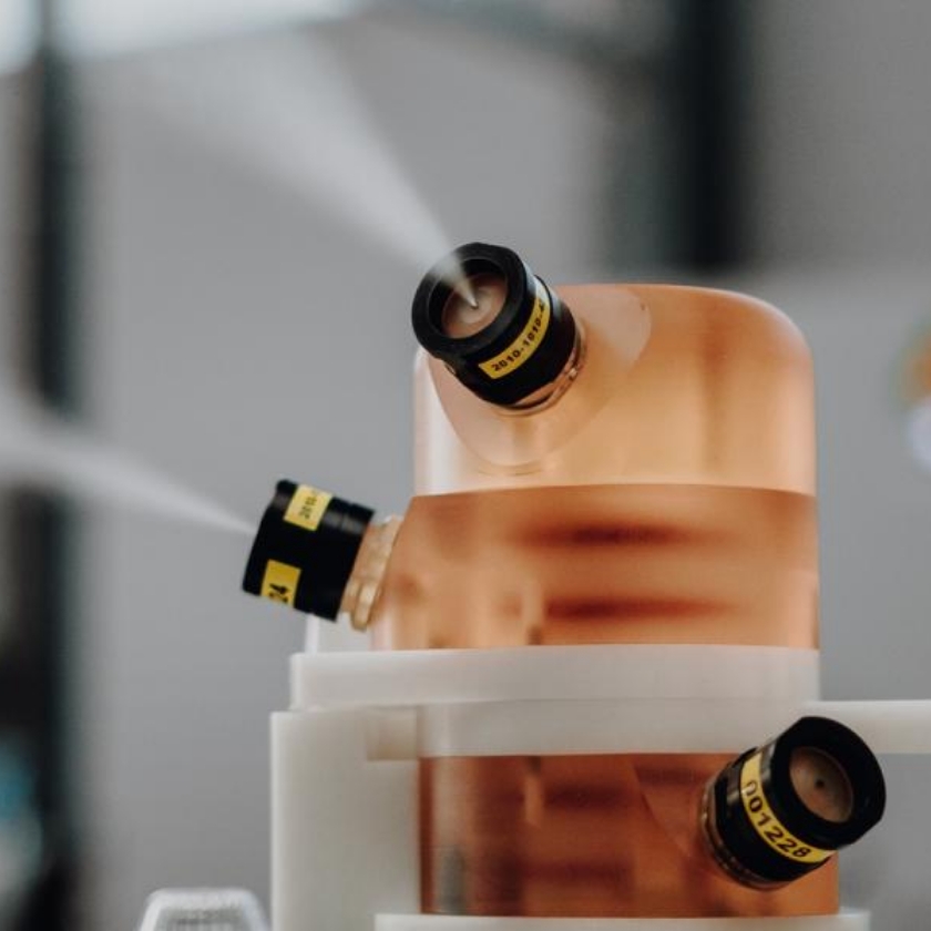 Equips Solidfog: sistemes de bio descontaminació per VH2O2.