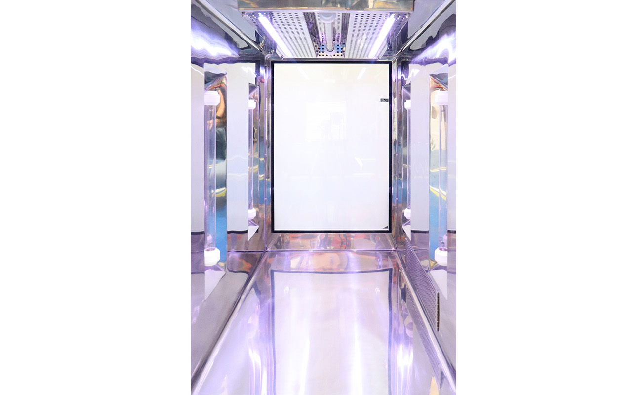 interior airlock for passage of materials to clean rooms