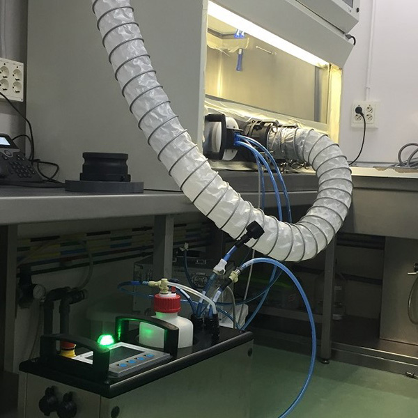 biodescontaminación mediante vapor de peróxido de hidrógeno (VH₂O₂) aplicado directamente a cabinas de seguridad biológica ya instaladas
