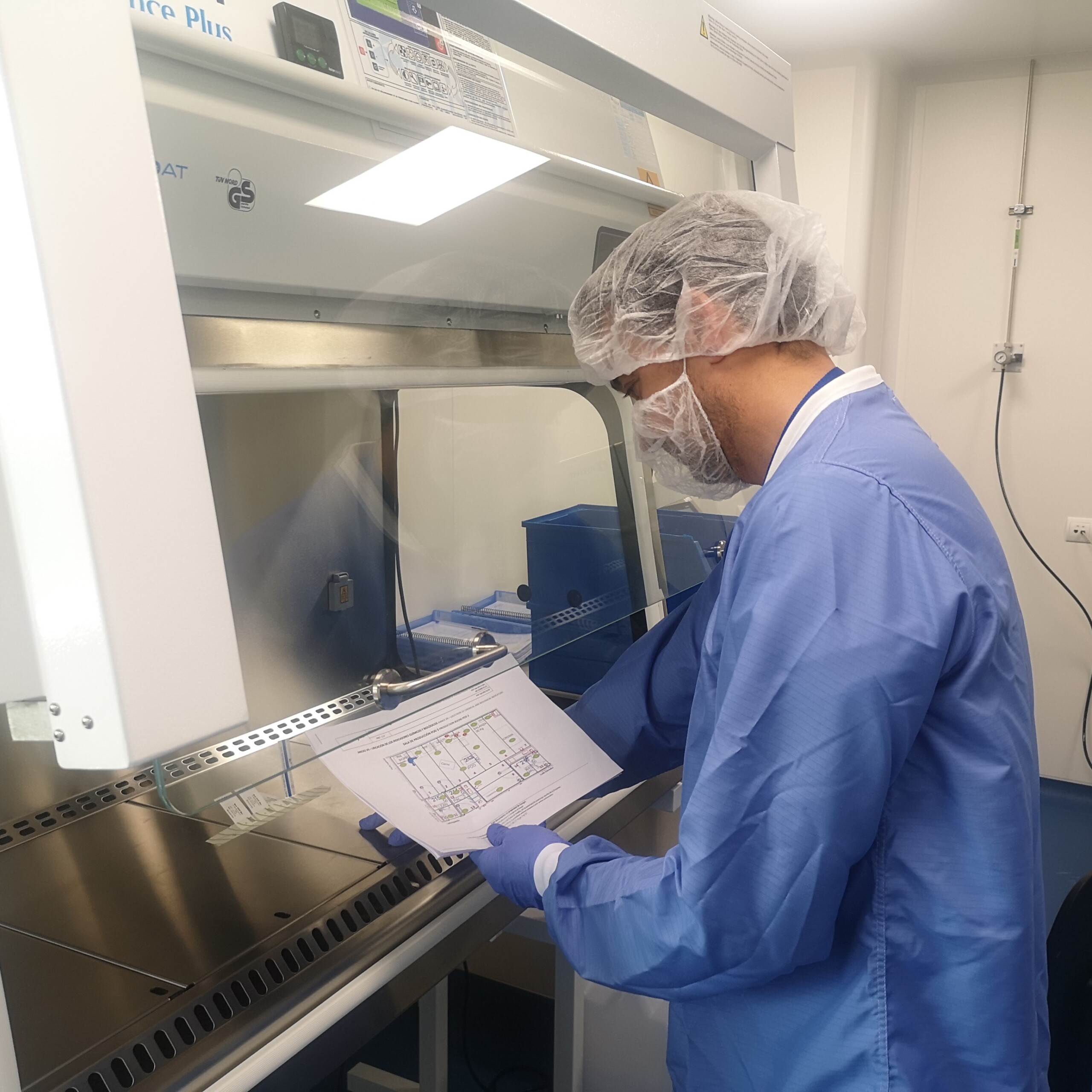 verificación de la correcta colocación de los indicadores para monitorizar la eficacia de la biodescontaminación mediante VH₂O₂ conforme Análisis de Riesgos